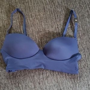 Brand new Victoria's secret Bra without wire sz.XS